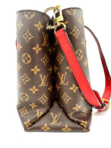 louis vuitton floral monogram.